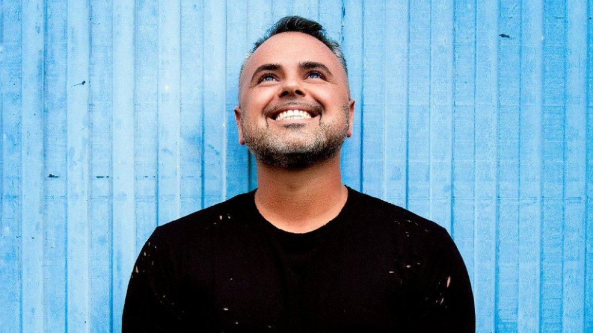 El cantante y productor discográfico tiene 40 años.