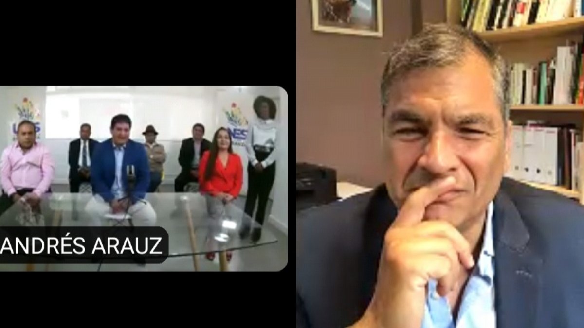 Rafael Correa observó y participó de la transmisión de la presentación del binomio.