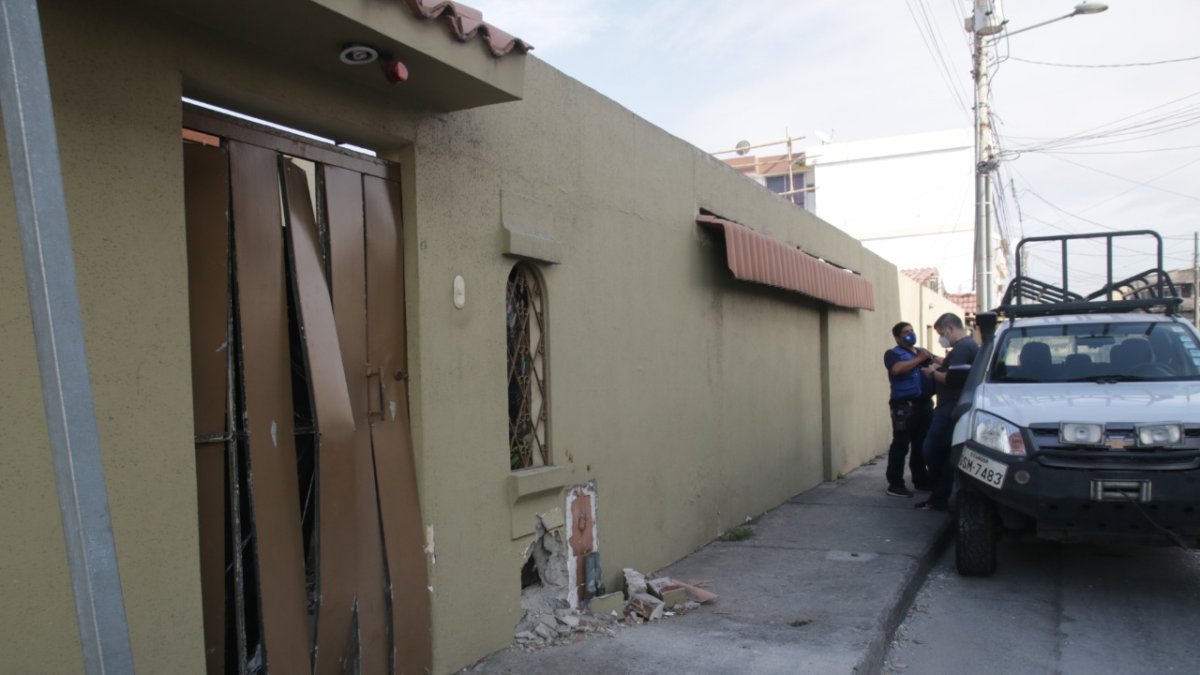 Hecho. La Policía aún investiga quién y por qué detonaron la dinamita.