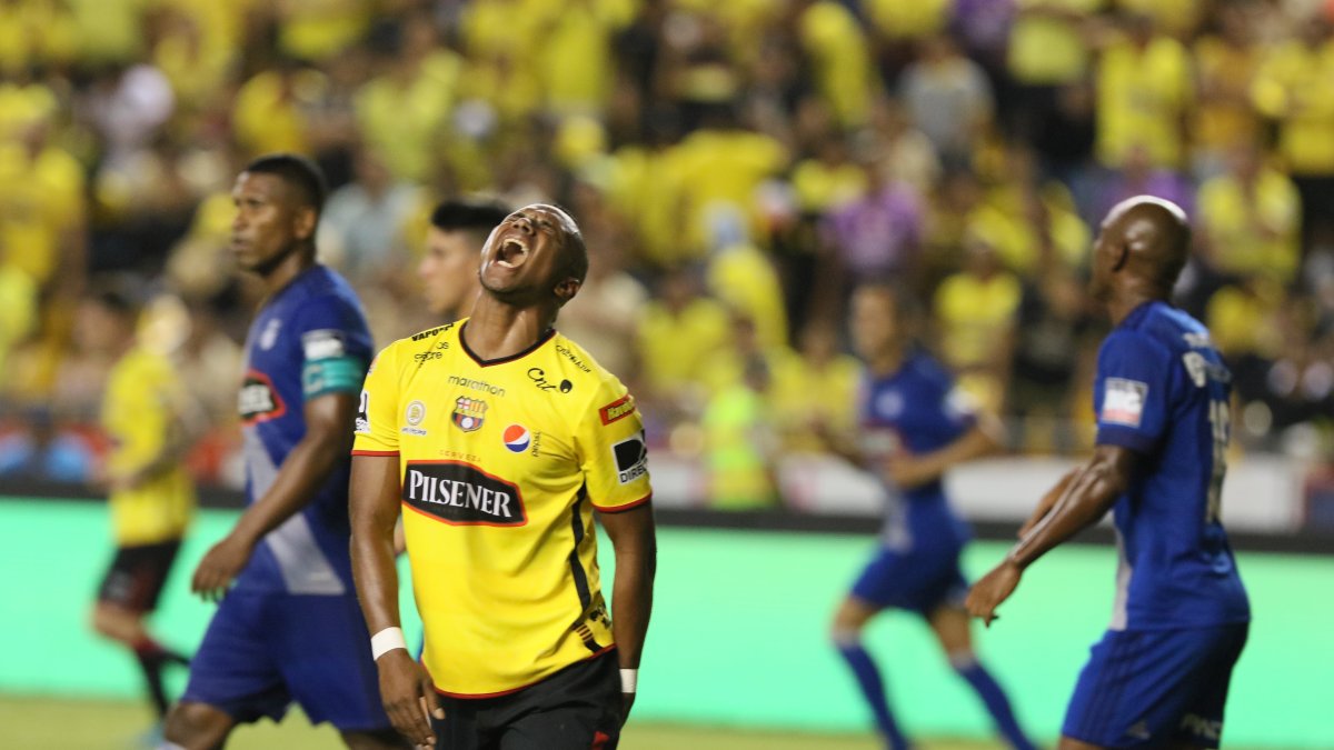 Pedro Pablo Velasco, lateral del Ídolo, sería baja ante el Bombillo.