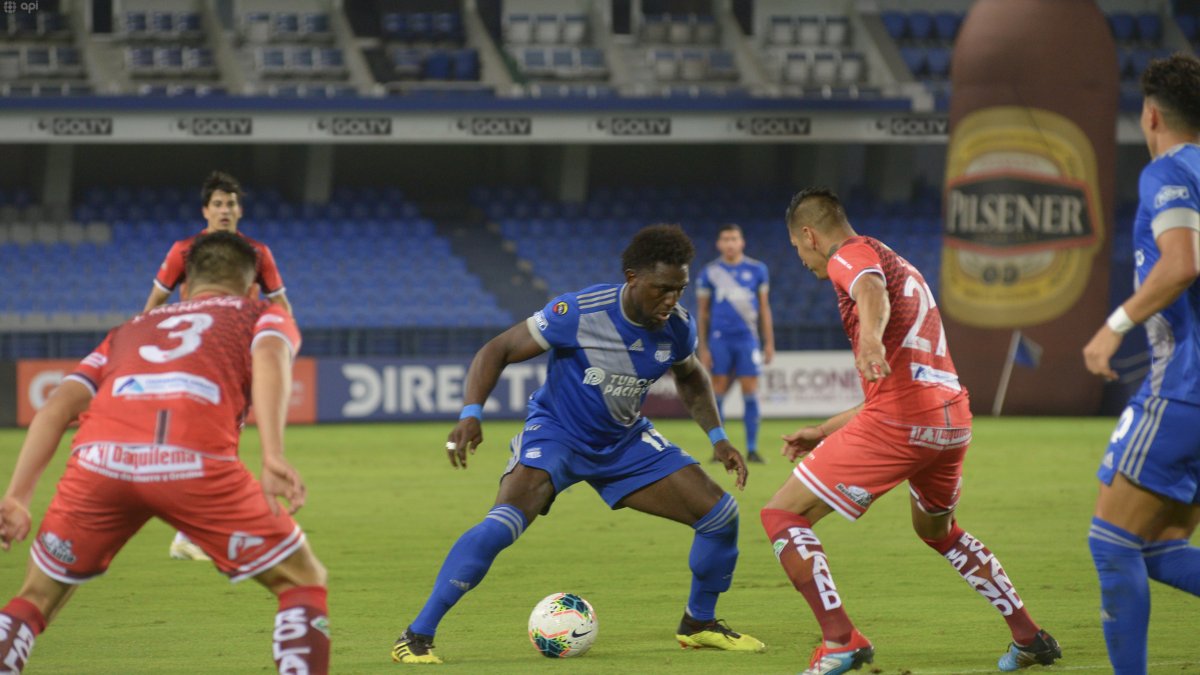 Roberto Ordóñez fue reemplazado en el duelo ante el Mushuc Runa, pero sería titular mañana ante Barcelona.