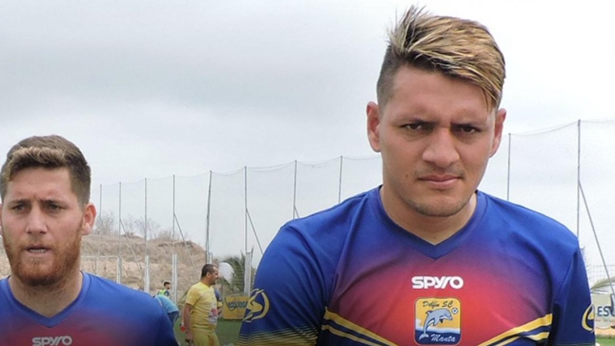 Carlos Garcés (d) junto a Francisco Silva, cuando jugaban en Delfín.