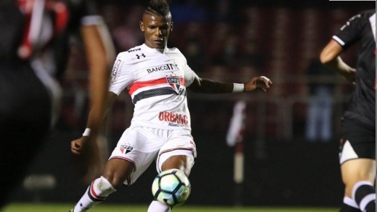 Robert Arboleda no está teniendo suerte, al igual que su equipo, el Sao Paulo.