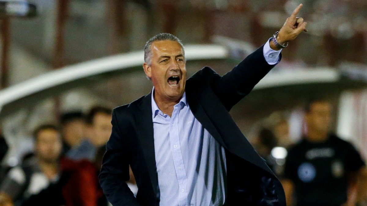 Gustavo Alfaro, entrenador argentino, está cerca de dirigir a la selección ecuatoriana.