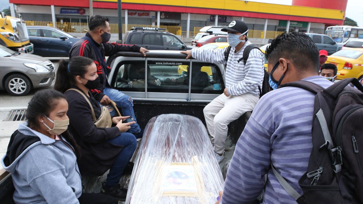 En Criminalísticas se entregaron los cadáveres de los desaparecidos durante la emergencia sanitaria.

16 JULIO del 2020

GERARDO MENOSCAL

Agencia (ag-expreso)