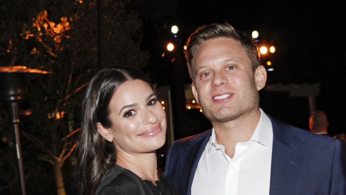 Lea Michel y Zandy Reich se estrenan como padres y dan la bienvenida a un varón