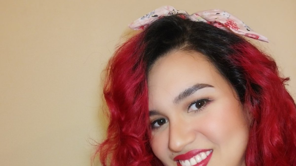 Gabriela con su pequeño hijo que según ella seguirá sus pasos de artista.