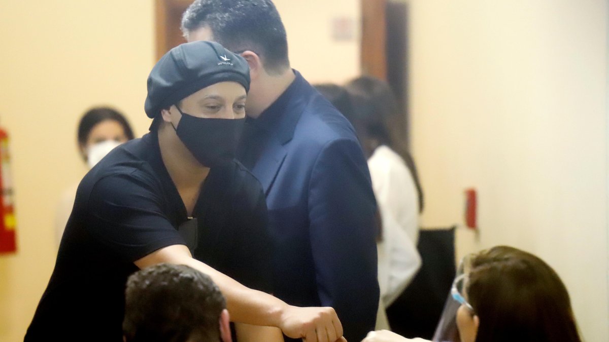 Ronaldinho, exjugador de la selección brasileña, pronto estará en su país.