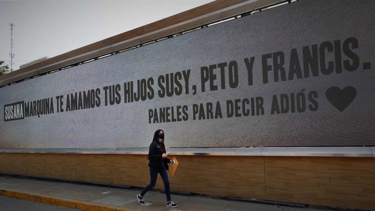 Lima, capital de Perú, es el lugar de la campaña 'Paneles para decir adiós'.
