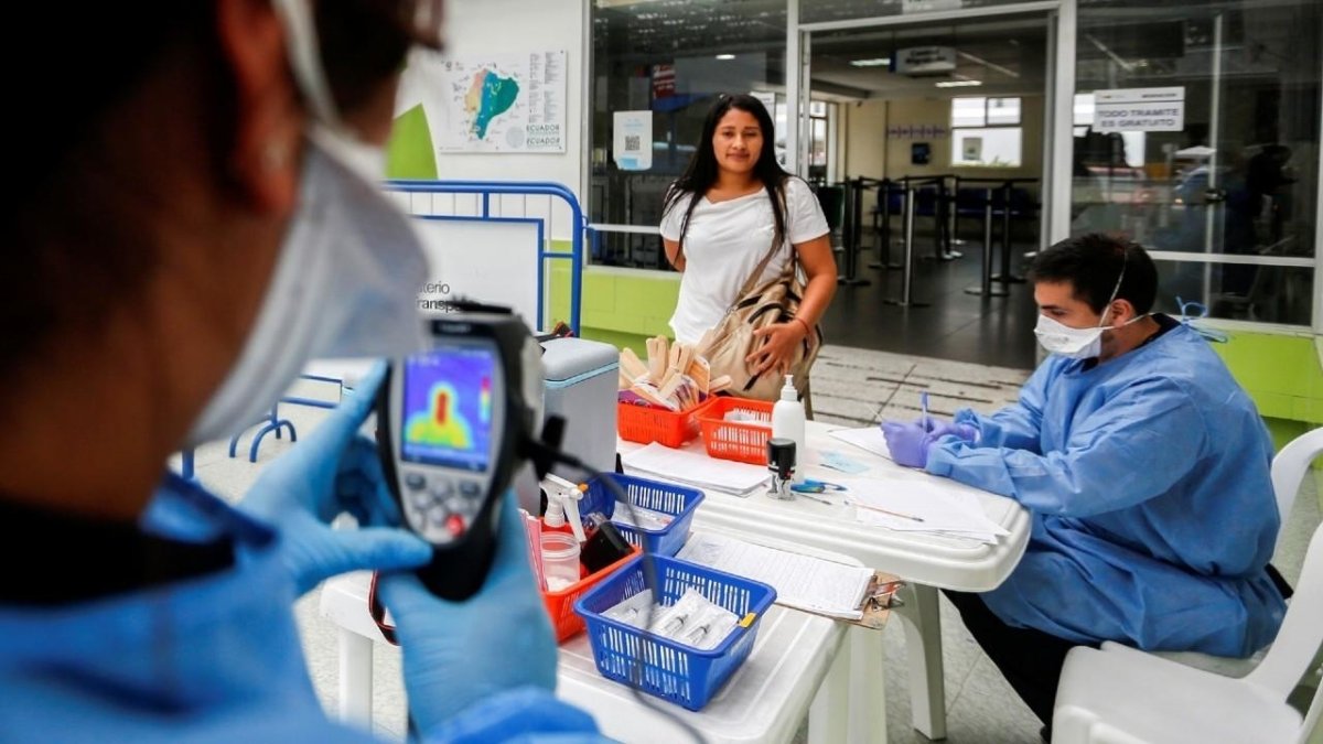 Del universo de contagiados, 841 están estables en una casa de salud y 386 están hospitalizadas con pronóstico reservado.