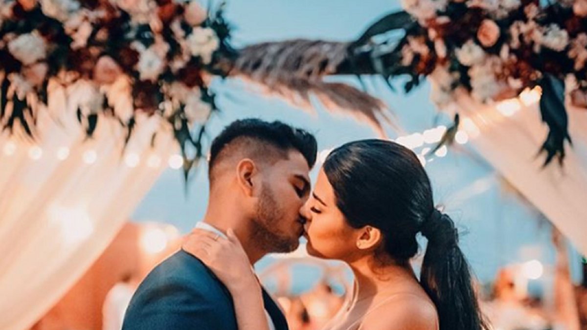 La pareja está muy enamorada y él siempre ha sido su apoyo.