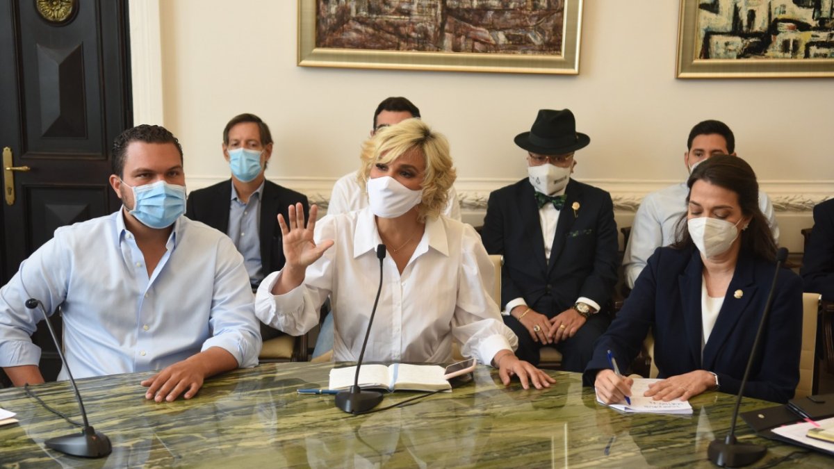 Sesión. Los representantes de la cámaras de producción tuvieron un nuevo encuentro con la alcaldesa.