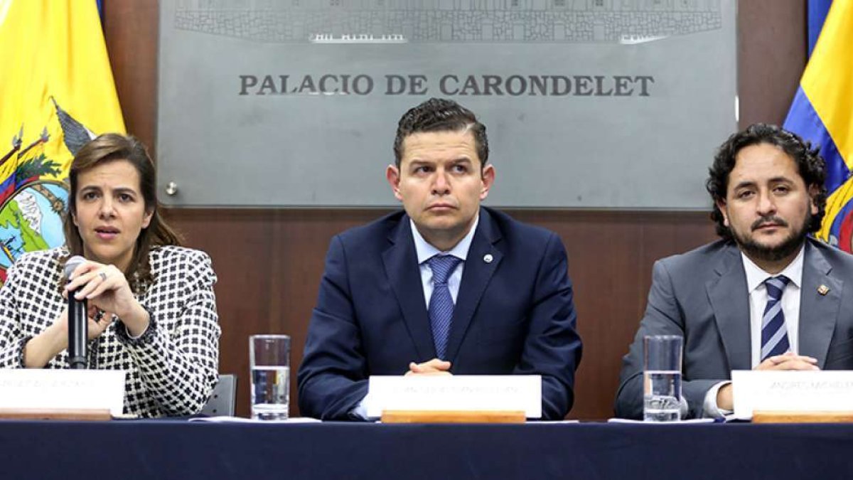 Actores. María Paula Romo, Juan Sebastián Roldán y Andrés Michelena, los rostros visibles del Gobierno no fueron considerados para las elecciones.