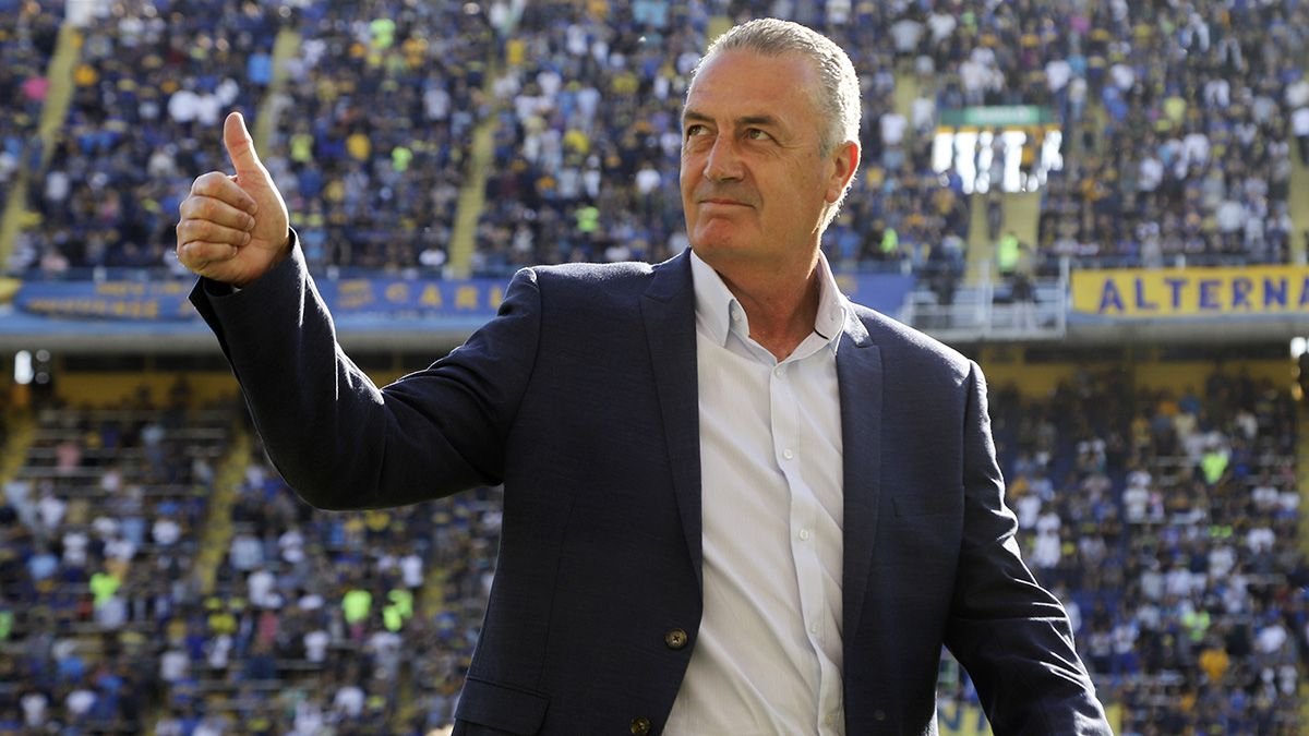 El exDT de Boca Juniors finalizó con un llamado a la unidad entre todos los ecuatorianos: “Sin el apoyo de todo el Ecuador no lo vamos a conseguir, pero entiendo que con pedir no basta”.