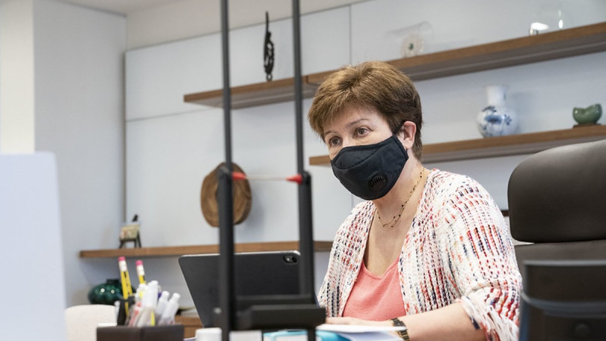 La titular del FMI, Kristalina Georgieva en Juan videoconferencia; la negociación del acuerdo con Ecuador ha sido totalmente virtual.