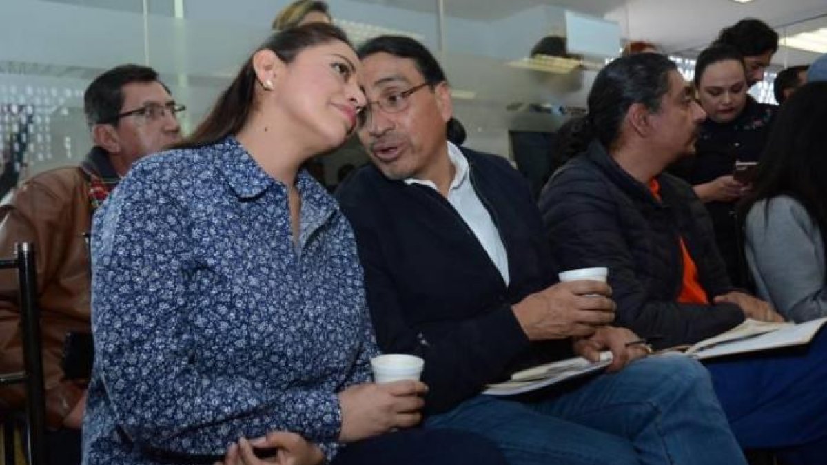 Archivo. Paola Pabón, Virgilio Hernández y (derecha) durante una sesión de la Comisión legislativa en enero de 2020.