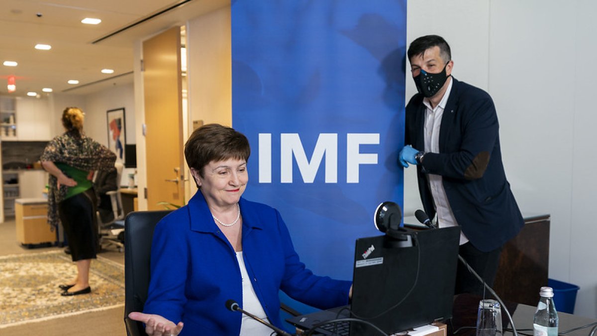 La directora del FMI en una videoconferencia. Las negociaciones con el FMI se realizaron de manera virtual.