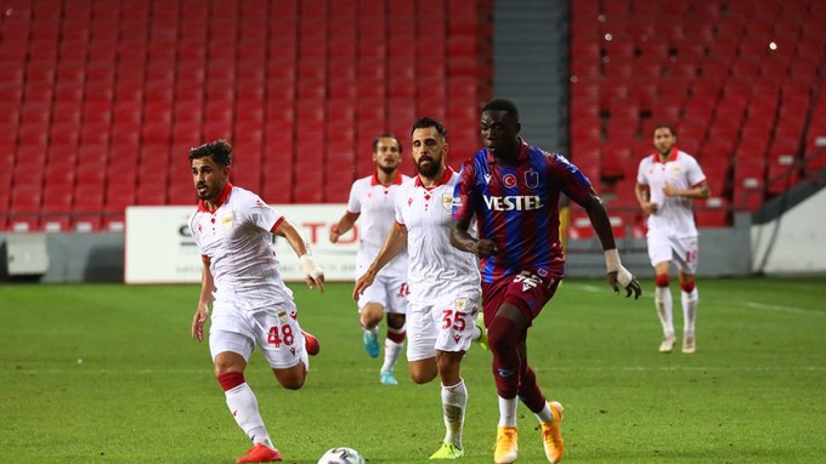 El delantero ecuatoriano Stiven Plaza debutó con el Trabzonspor, de Turquía.