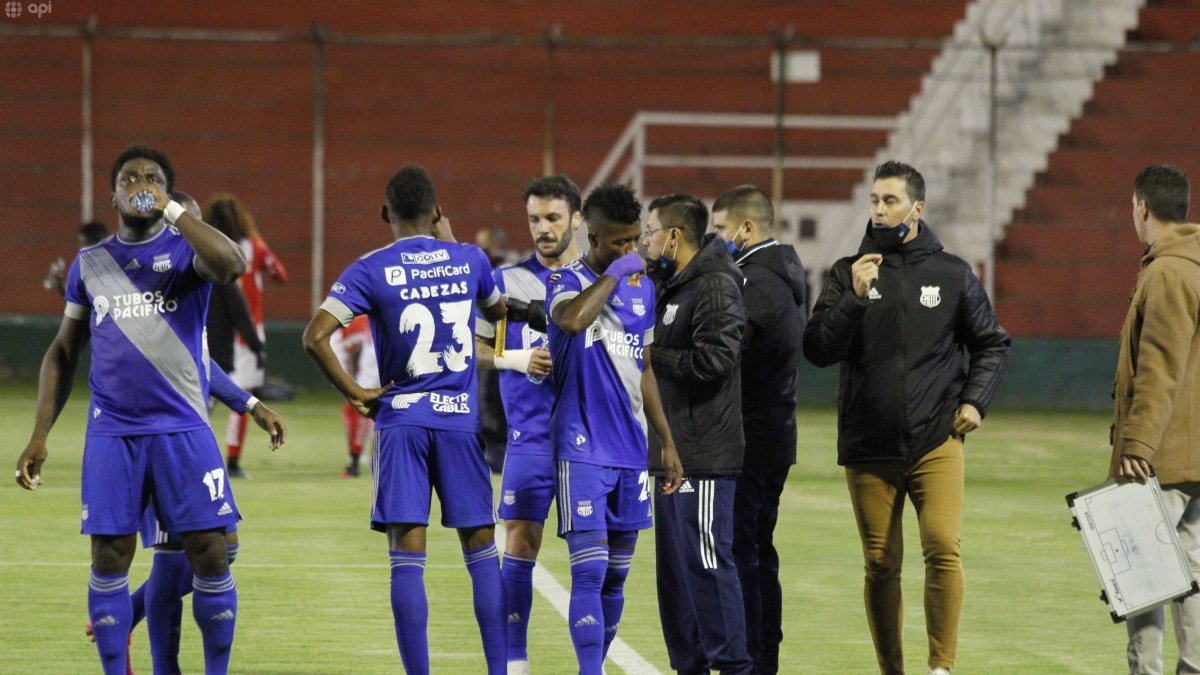 Emelec sumó otra derrota, esta vez en su visita a Técnico Universitario.