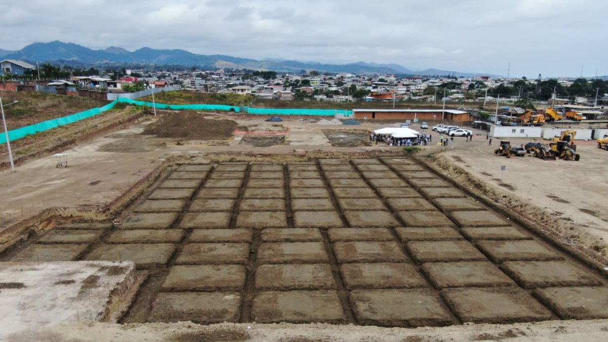 Foto del terreno donde se pretende construir el hospital de Pedernales.