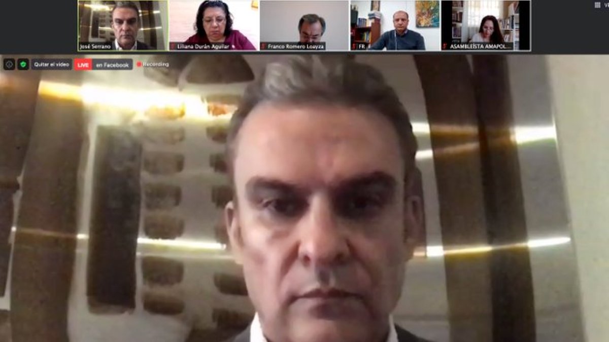 La Comisión Multipartidista investiga al asambleísta Eliseo Azuero por el caso de corrupción relacionado a la construcción del hospital de Pedernales.