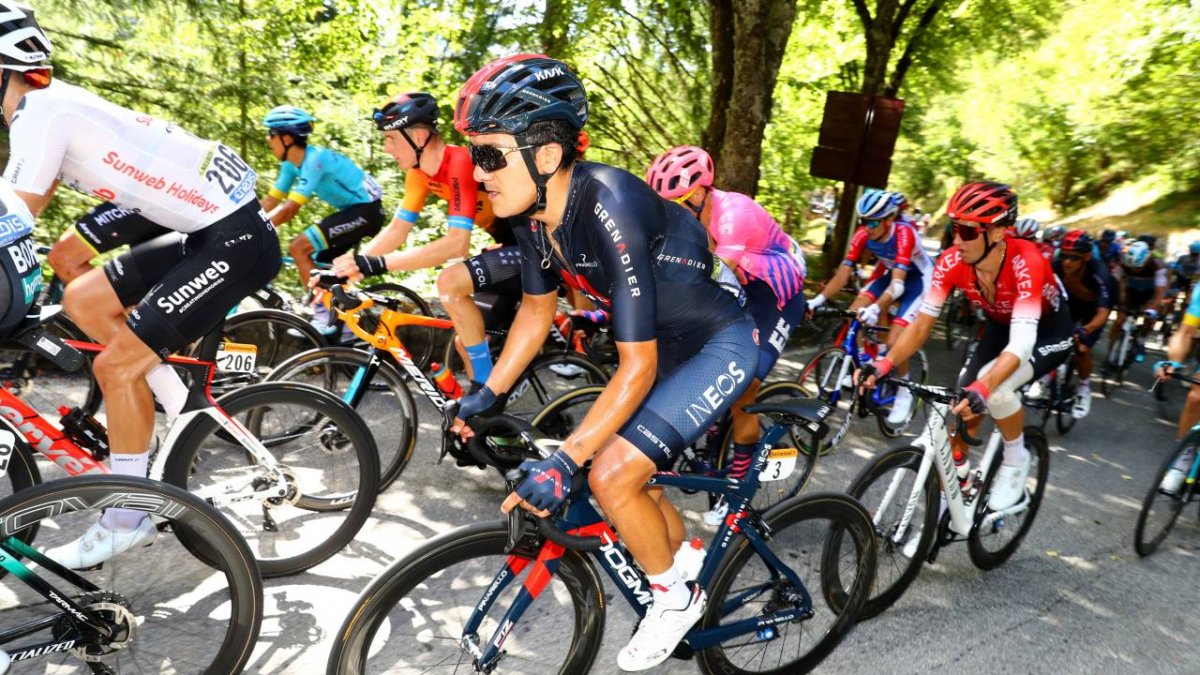 Richard Carapaz durante la segunda etapa del Tour de Francia que se realizó en Niza.