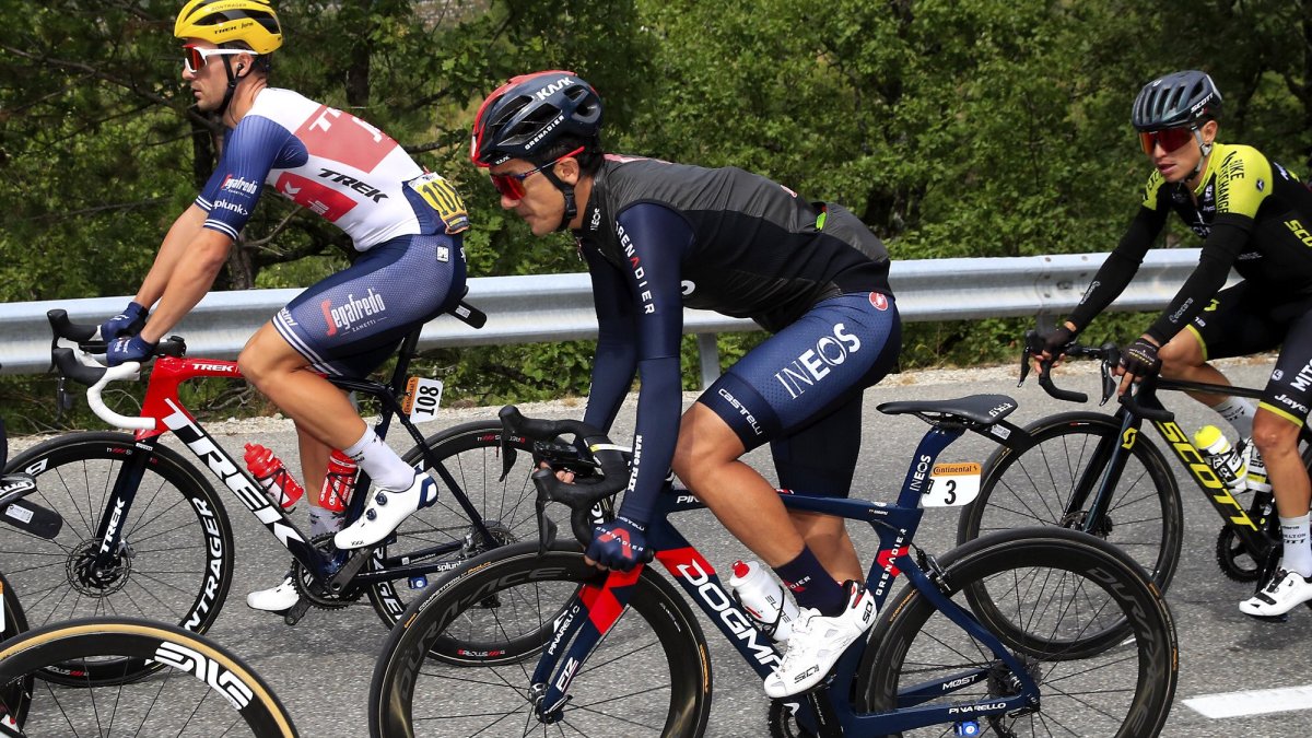Richard Carapaz se mantiene entre los mejores ubicados en la general del Tour de Francia.