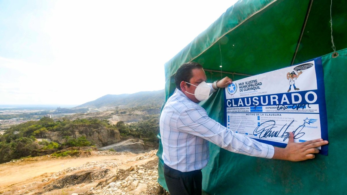 Acción. Instante en el que fue clausurada la cantera San Francisco, la tarde de este 31 de agosto.