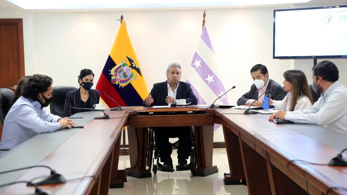 Moreno se reunió ayer con su gabinete en Guayaquil para discutir diversos temas económicos.
