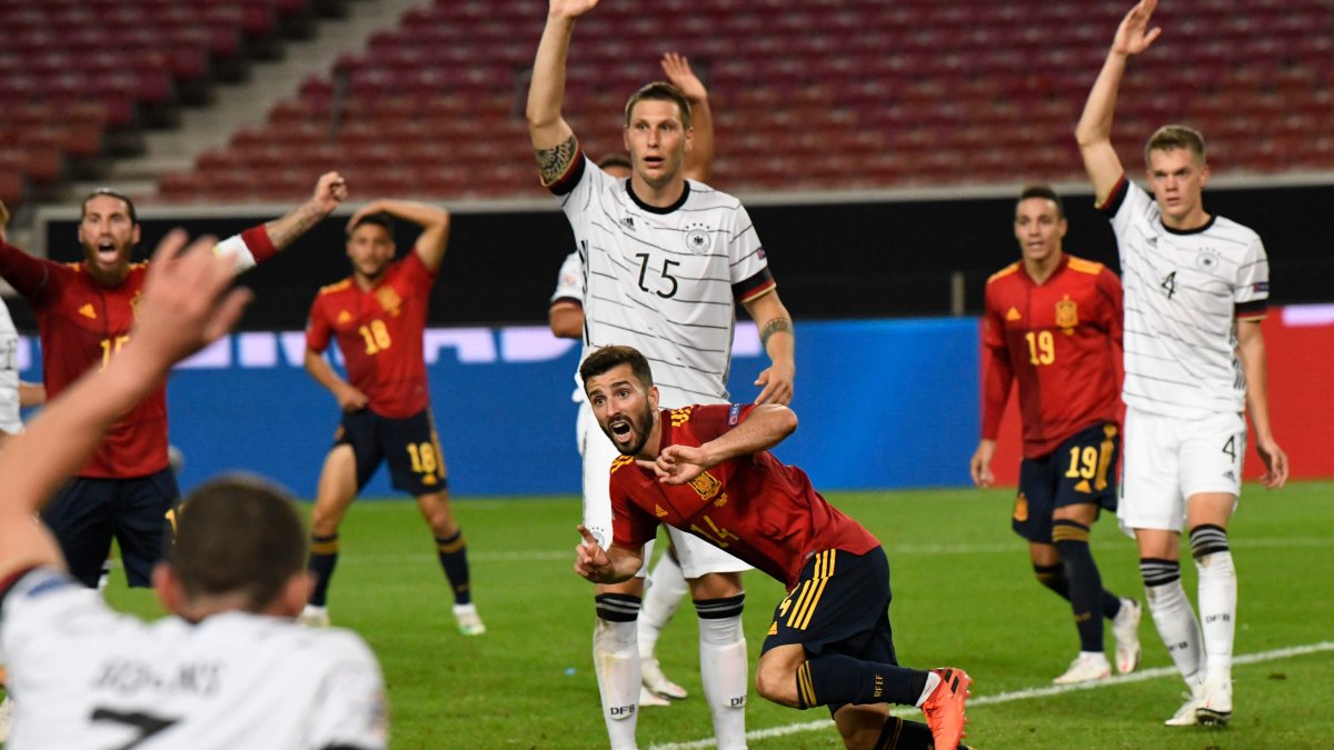 José Luis Gayá, jugador de la selección española, celebra el tanto del empate ante el cuadro germano.