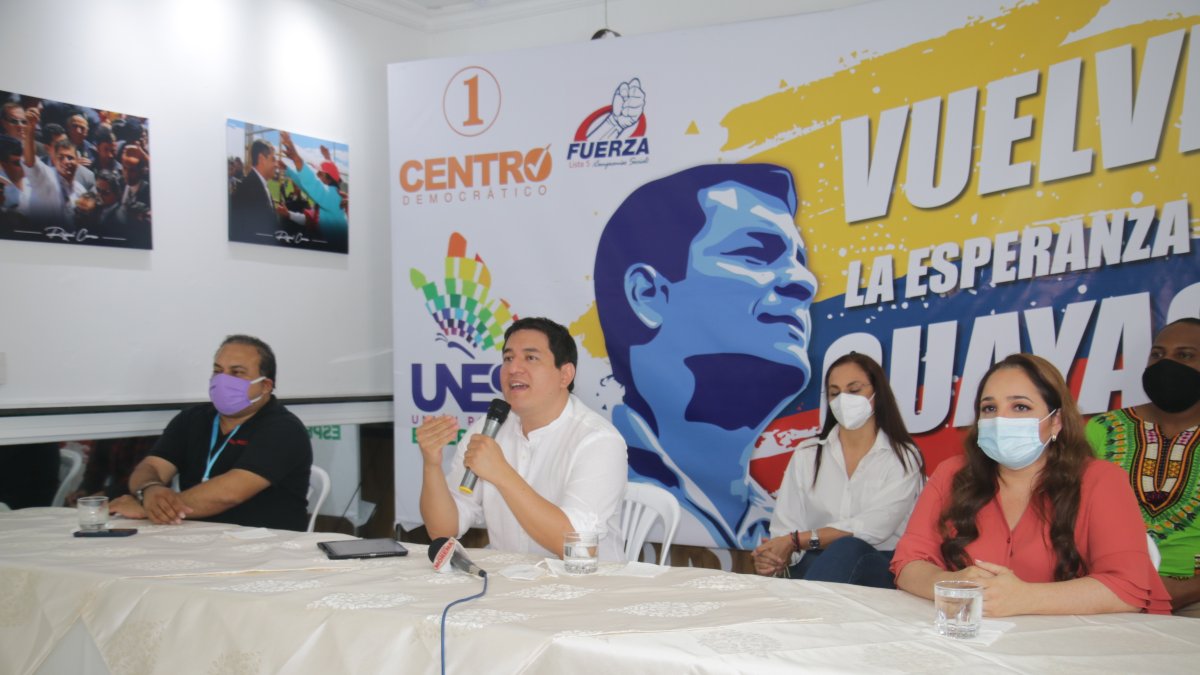 El precandidato presidencial, Andrés Arauz, estuvo en Guayaquil con la dirigencia correísta.