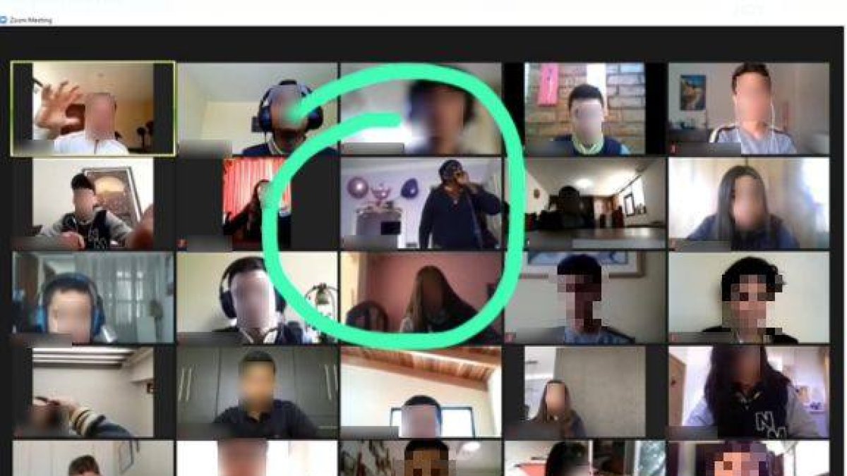 Sus compañeros, al percatarse del asalto, interrumpieron el profesor con las frases: “profe están robando en la casa de la Majo” o “llamen a la Policía”.