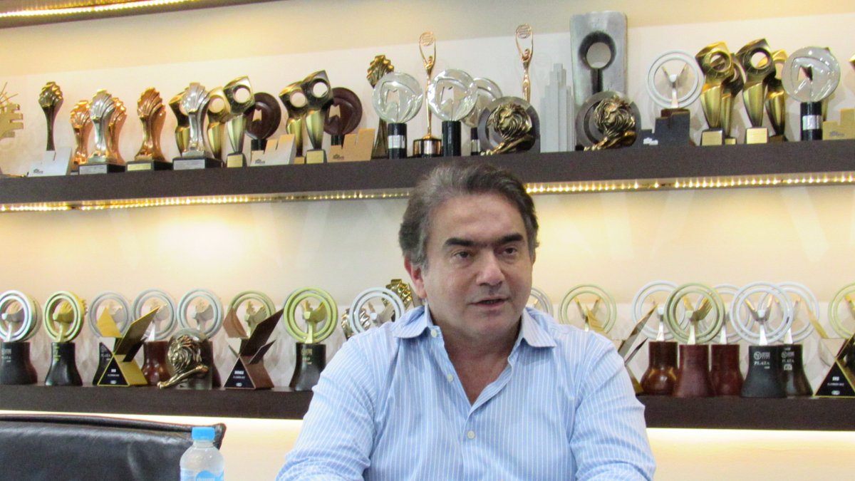 José Antón es economista y máster en Marketing y Comunicación. Lleva veinte años presidiendo Publicitas. Es titular de la Asociación Ecuatoriana de Agencias de Publicidad.