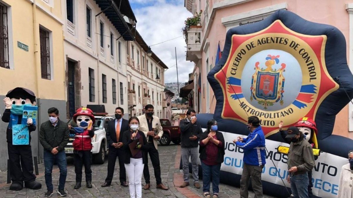 Cuatro sistemas de alarmas comunitarias instalados en el sector de La Ronda, en Quito, ayudarán en el control de la seguridad.