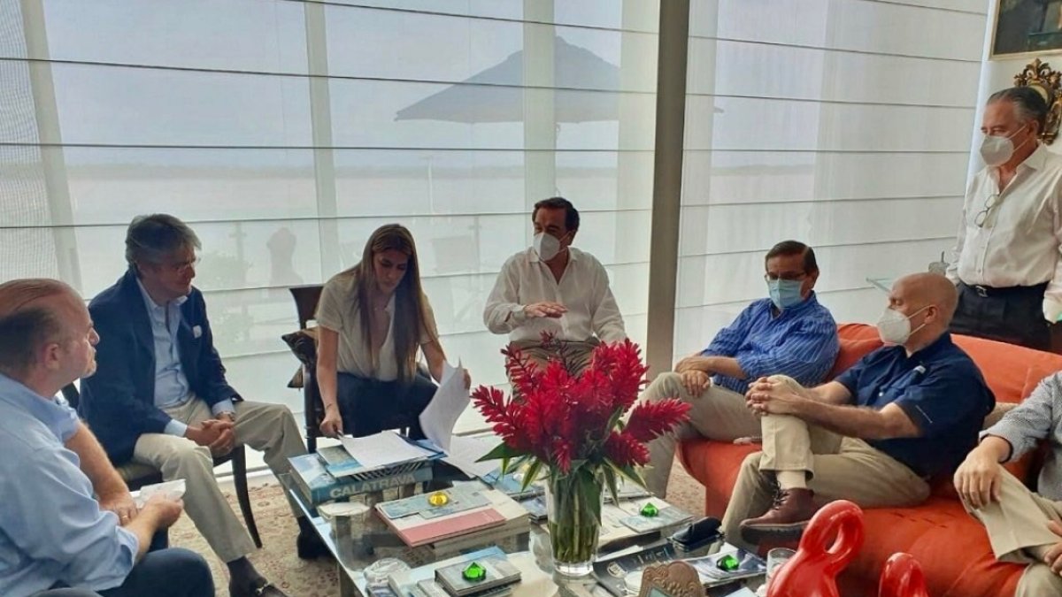 Una de las excepciones en esta contienda es la alianza firmada entre el movimiento CREO y el Partido Social Cristiano.