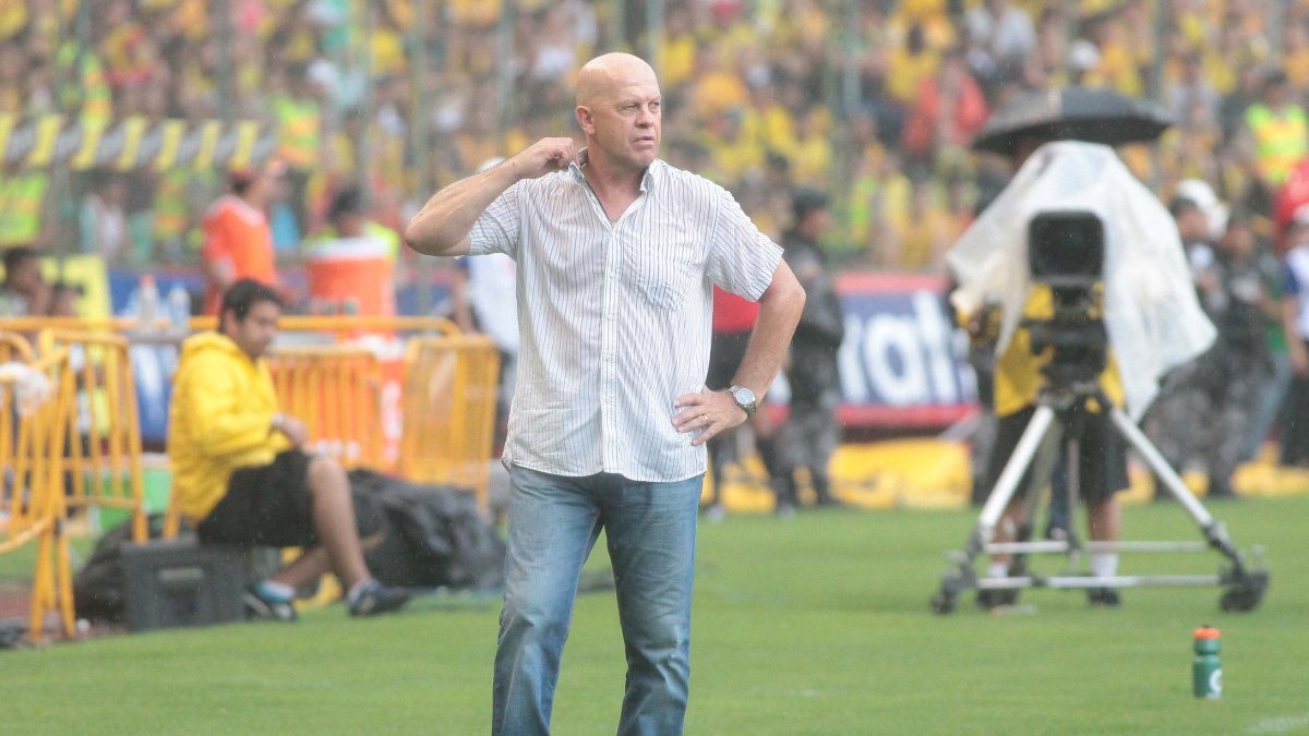 El argentino Carlos Ischia fue el último técnico cortado en LigaPro. Los resultados no le acompañaron en Delfín