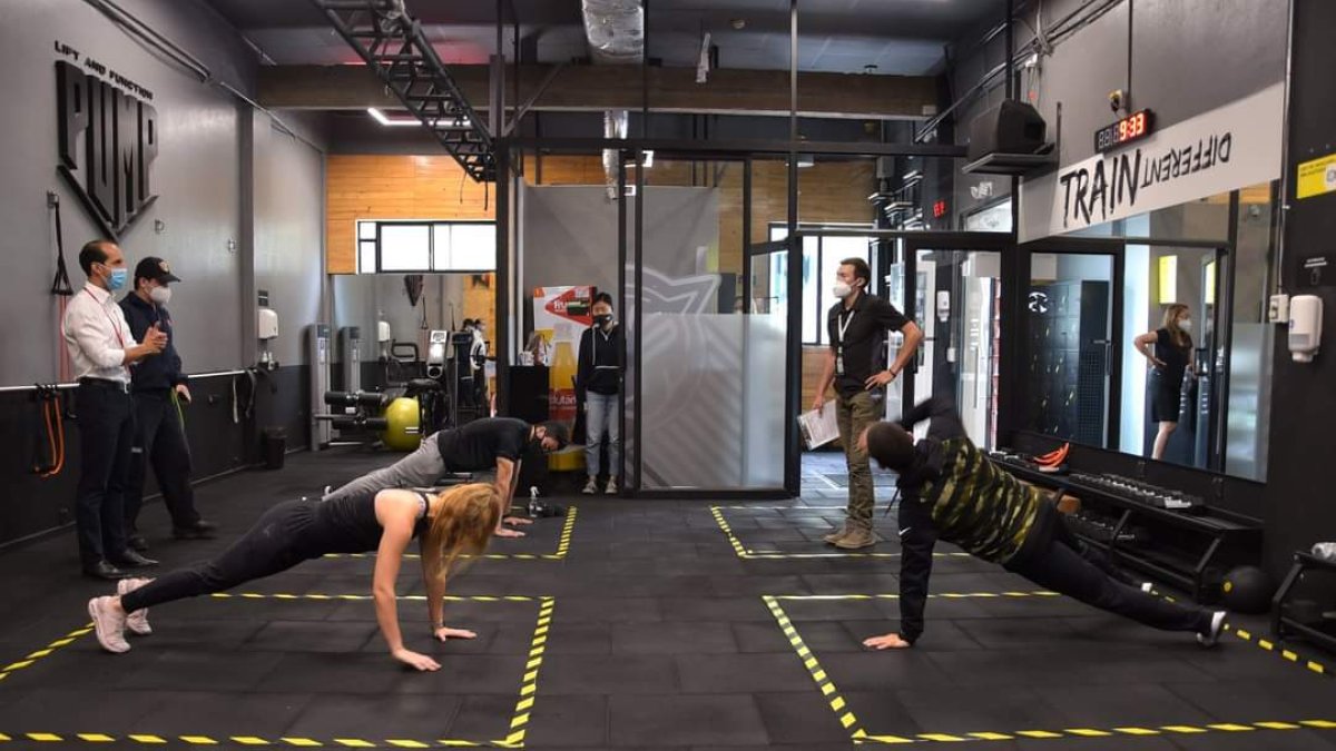 Los gimnasios abiertos deben respetar las normas de bioseguridad.