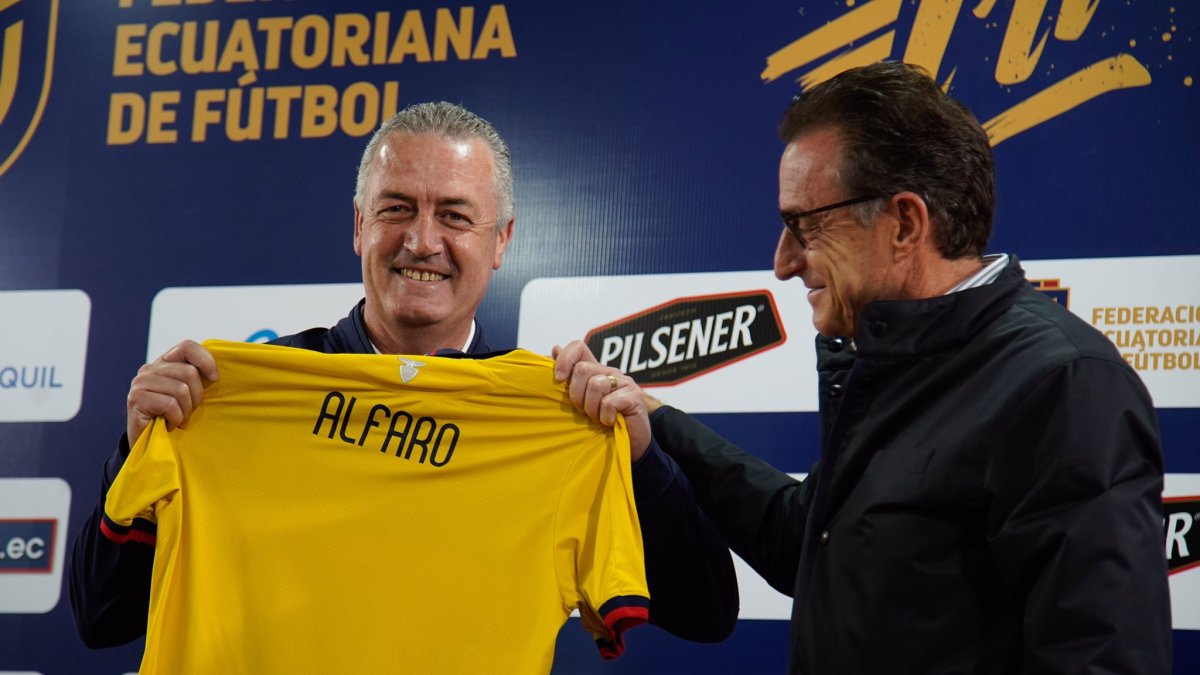 El entrenador argentino, Gustavo Alfaro, asumió de manera oficial el mando de la selección nacional de Ecuador