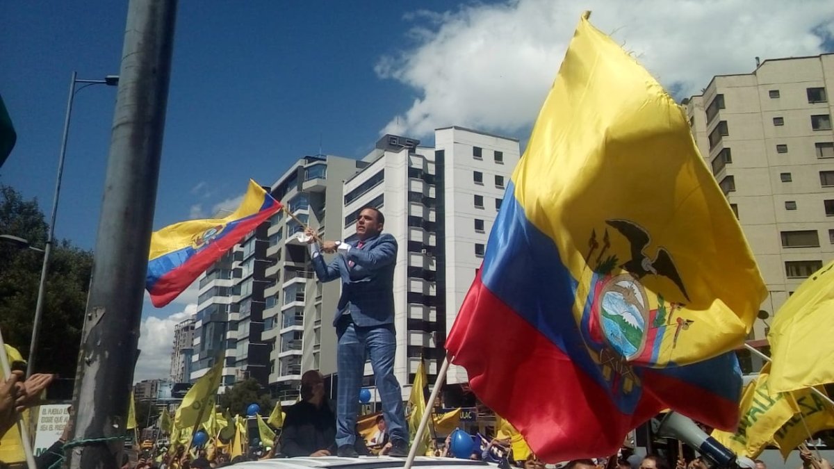 Los militantes de AEA se tomaron por varios minutos la calle adyacente al Consejo Nacional Electoral.