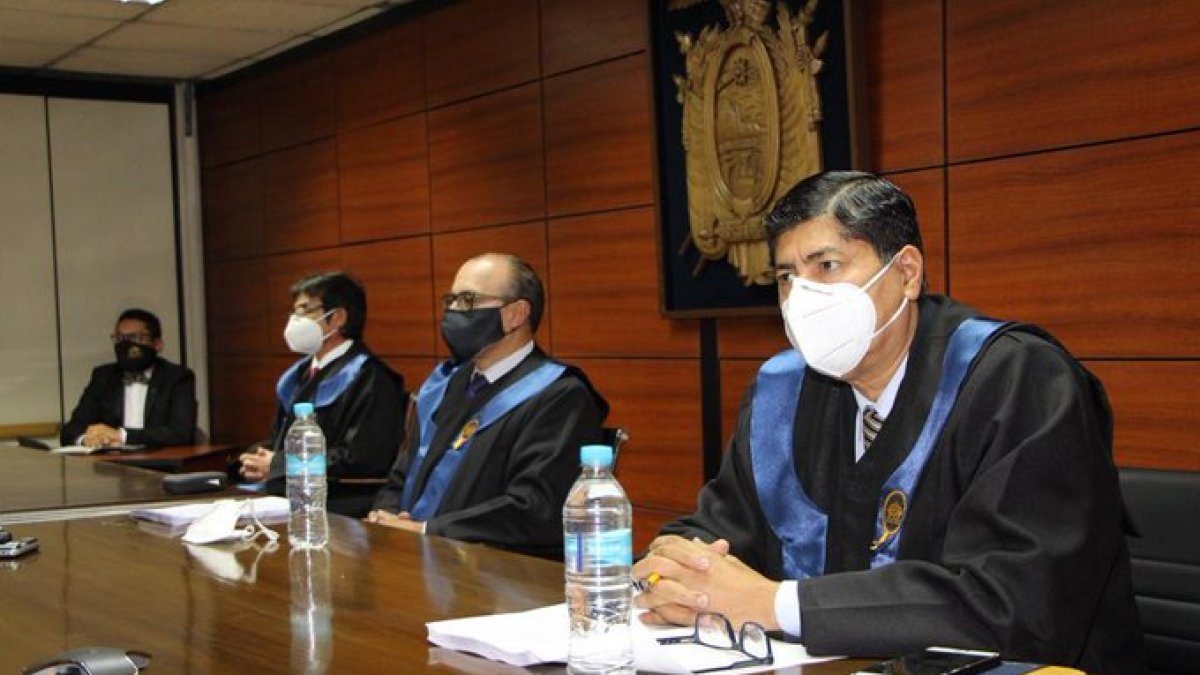 La audiencia de casación se instaló a las 15:00.