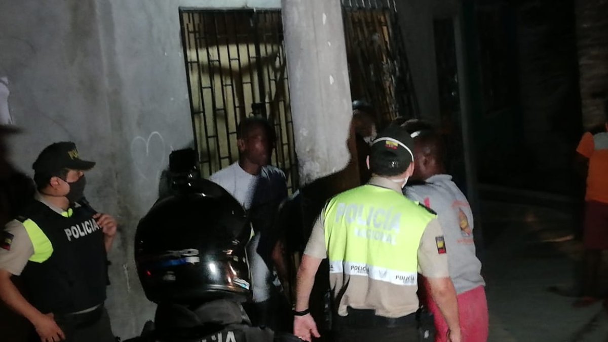 Hecho., El control se realizó esta madrugada donde 150 personas fueron retiradas de la vía pública.