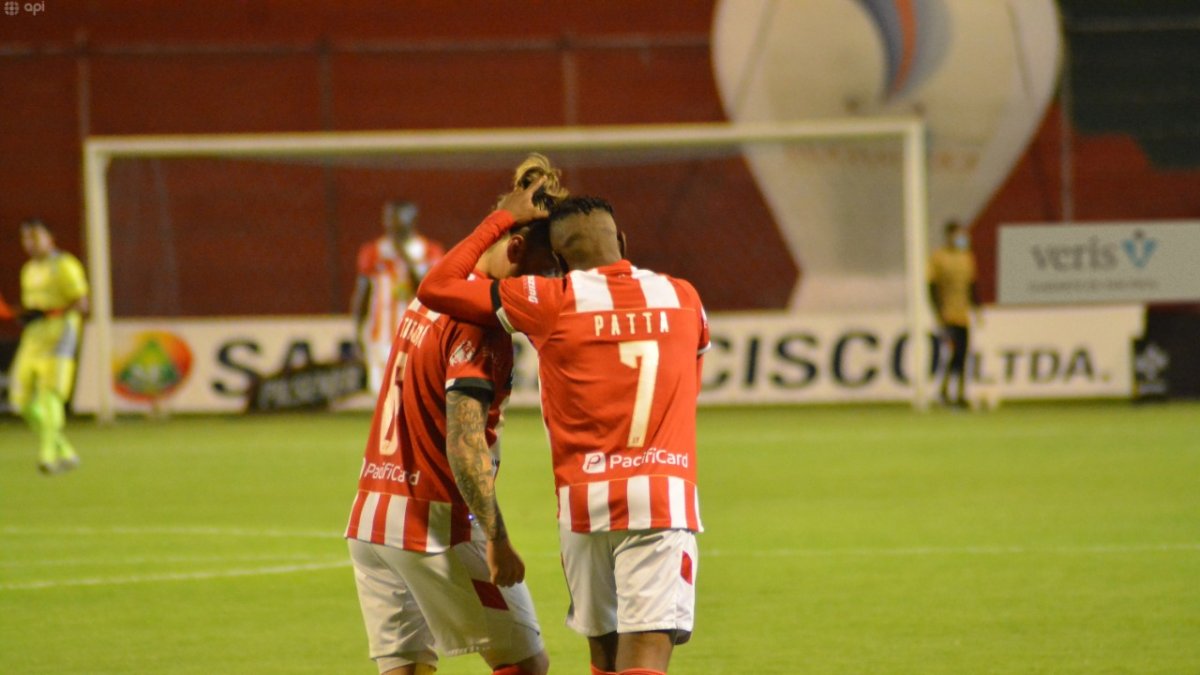 Henry Patta (75') y un autogol de Franco Pardo (90') le dieron el triunfo al cuadro ambateño.