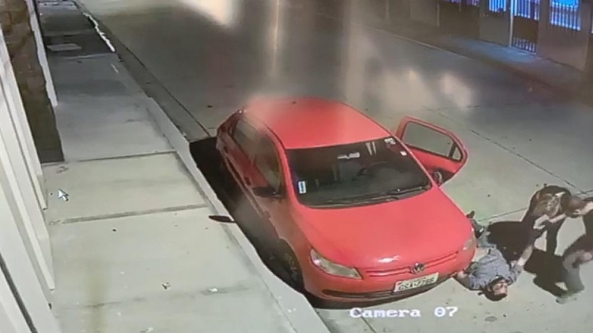 Vídeos se seguridad registraron el momento en que Roberto Malta Ziade fue arrollado.