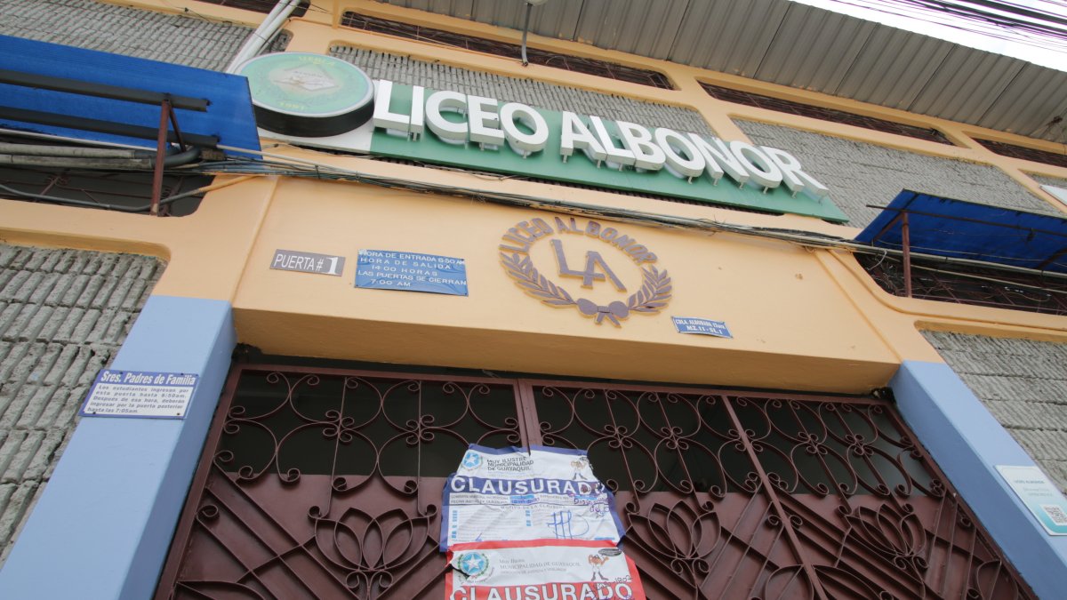 Hecho. Hasta ahora se conoce que son siete centros de estudios clausurados por el Municipio de Guayaquil.