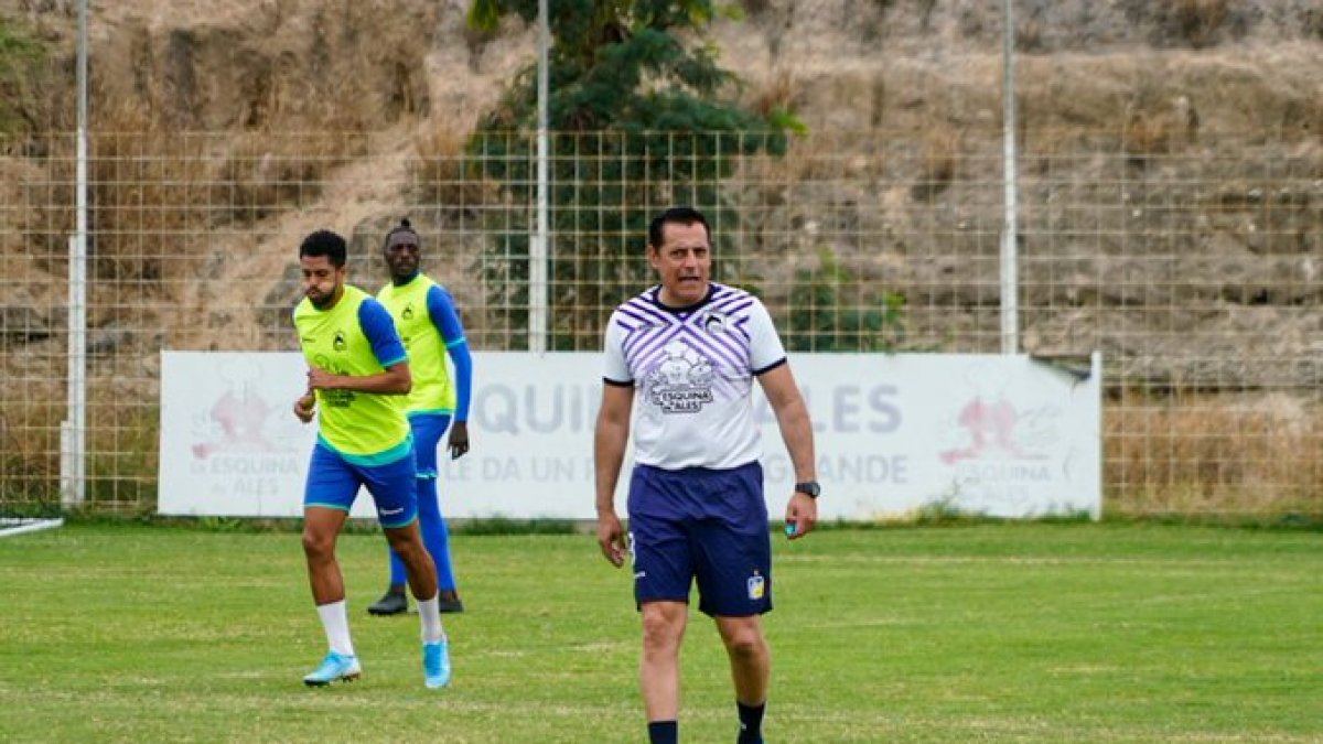 El argentino Miguel Ángel Zahzú ya dirigió la primera práctica del campeón nacional, la mañana de este sábado 12 de septiembre