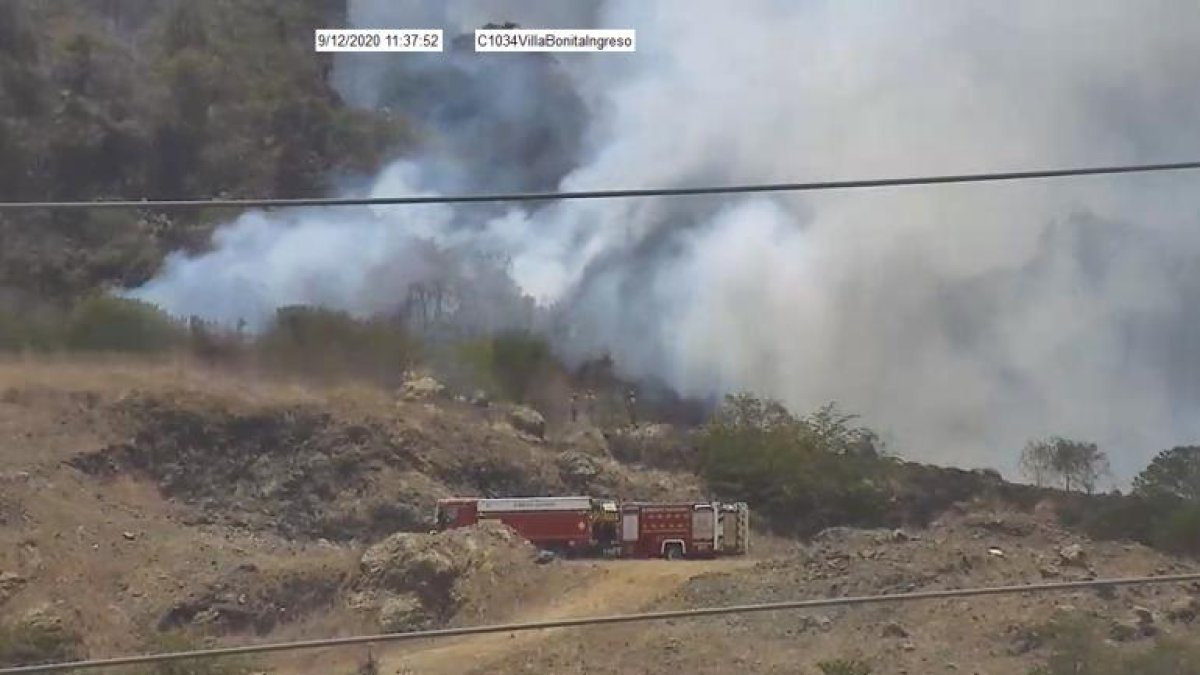 La emergencia se reportó desde la mañana de este sábado, en el kilómetro 16 de la vía a Daule.