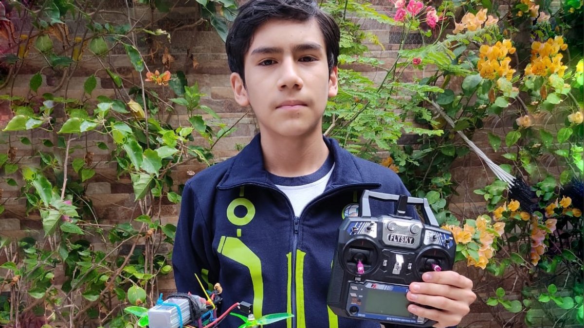 Josué Jibaja modeló el dron en menos de una semana, incluido ensayos, mejoras y prueba final..