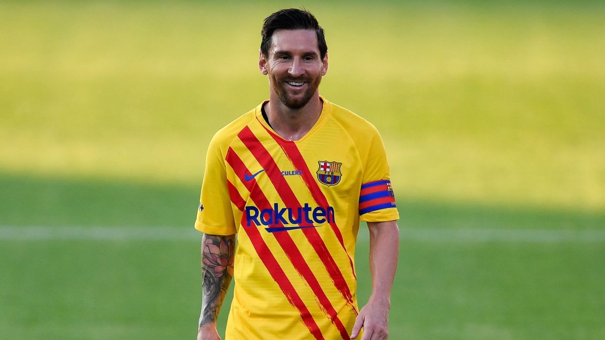 Lionel Messi decidió quedarse una temporada más en el FC. Barcelona luego de una intensa polémica.
