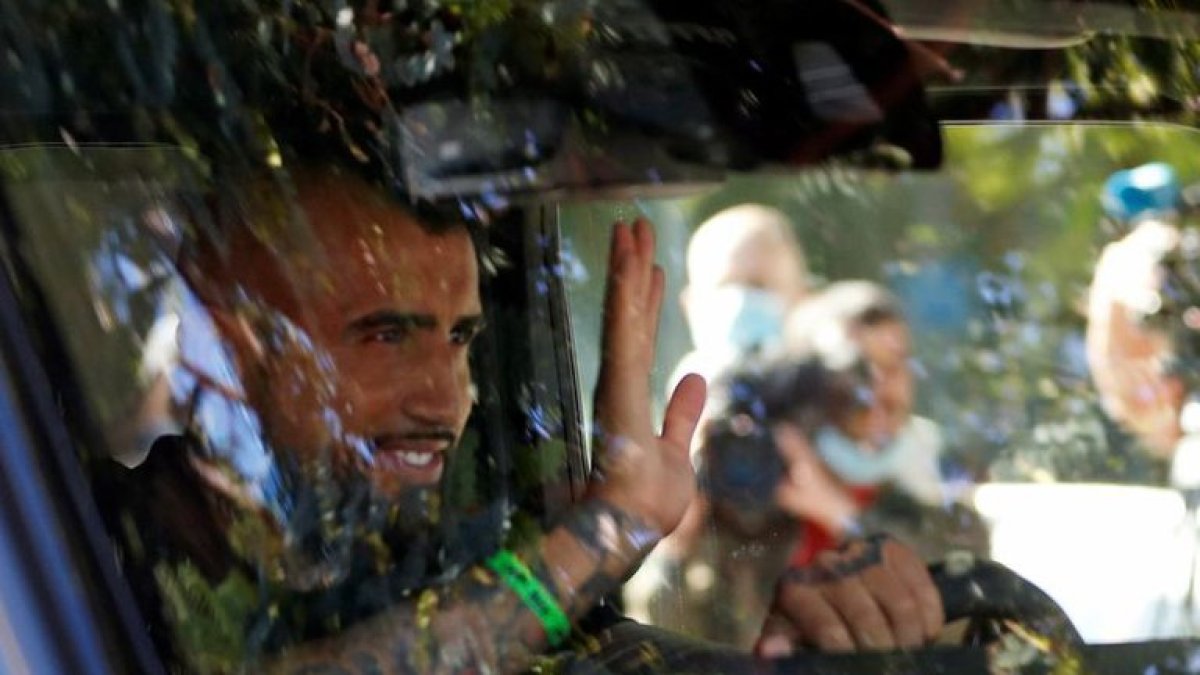 El chileno se habría despedido esta mañana de sus amigos y dirigentes.