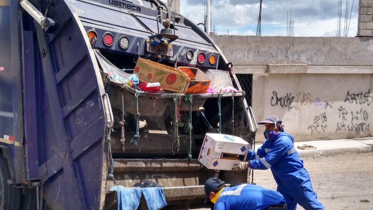 La recolección de basura en Quito no se detuvo durante la emergencia sanitaria.